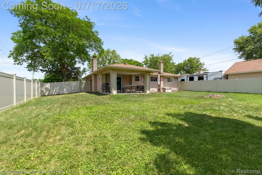 20200 Shores Street St. Clair Shores City MI 48080