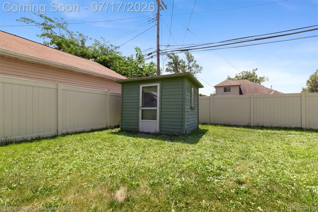 20200 Shores Street St. Clair Shores City MI 48080