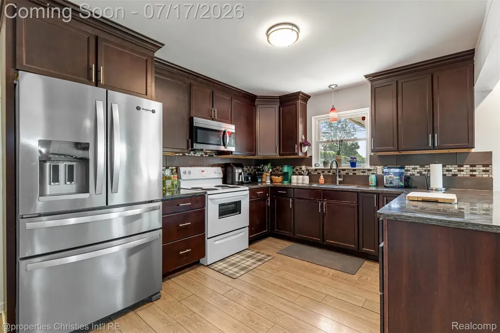 20200 Shores Street St. Clair Shores City MI 48080