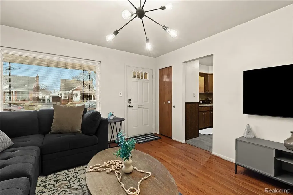 673 Winchester Avenue Lincoln Park City MI 48146