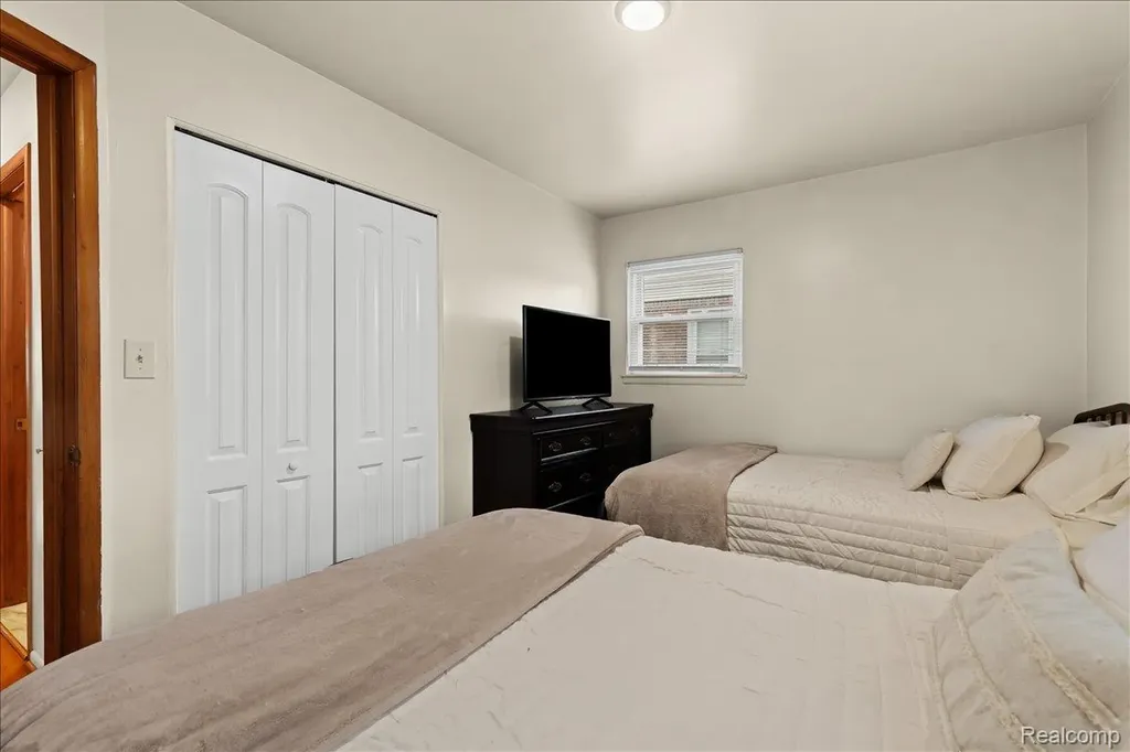 673 Winchester Avenue Lincoln Park City MI 48146