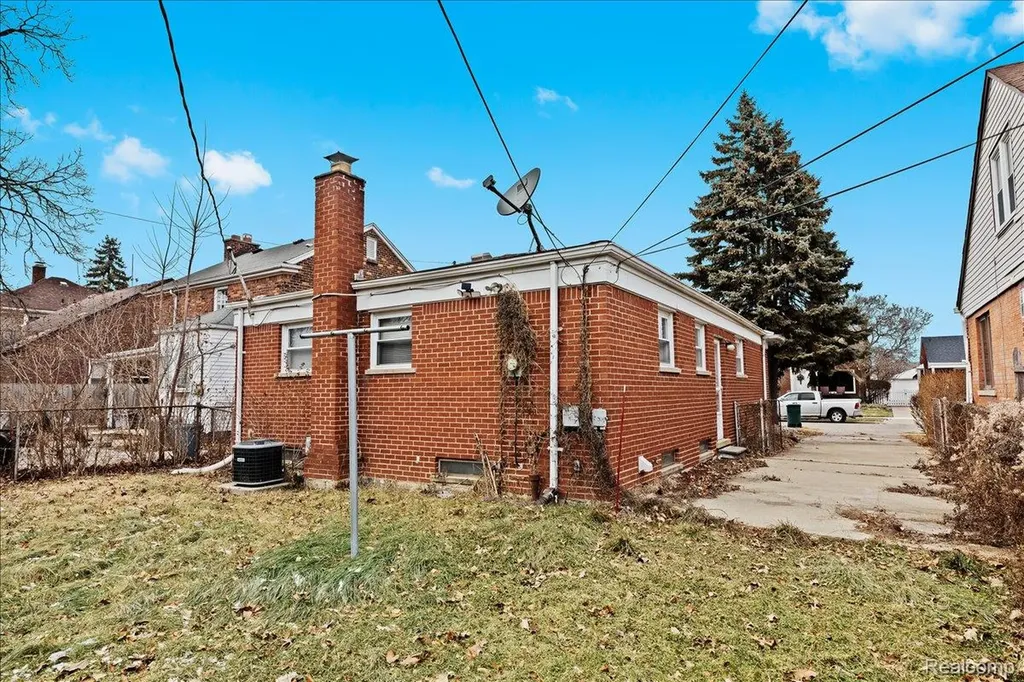673 Winchester Avenue Lincoln Park City MI 48146