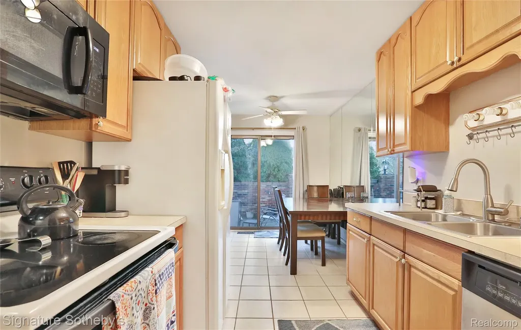 38730 Golfview Drive E Clinton Charter Township MI 48038