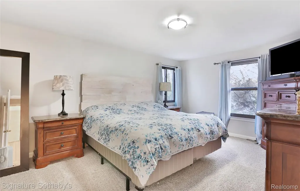 38730 Golfview Drive E Clinton Charter Township MI 48038