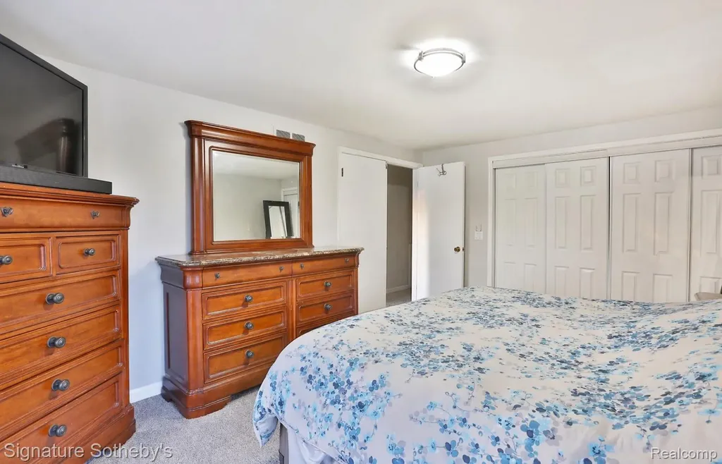 38730 Golfview Drive E Clinton Charter Township MI 48038
