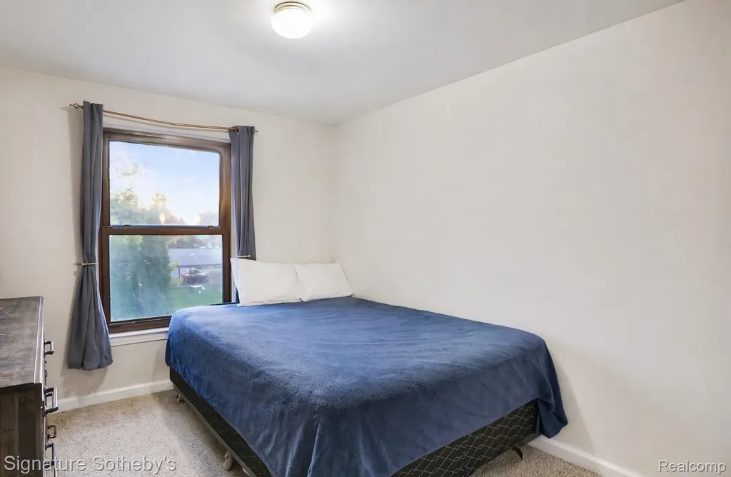 38730 Golfview Drive E Clinton Charter Township MI 48038
