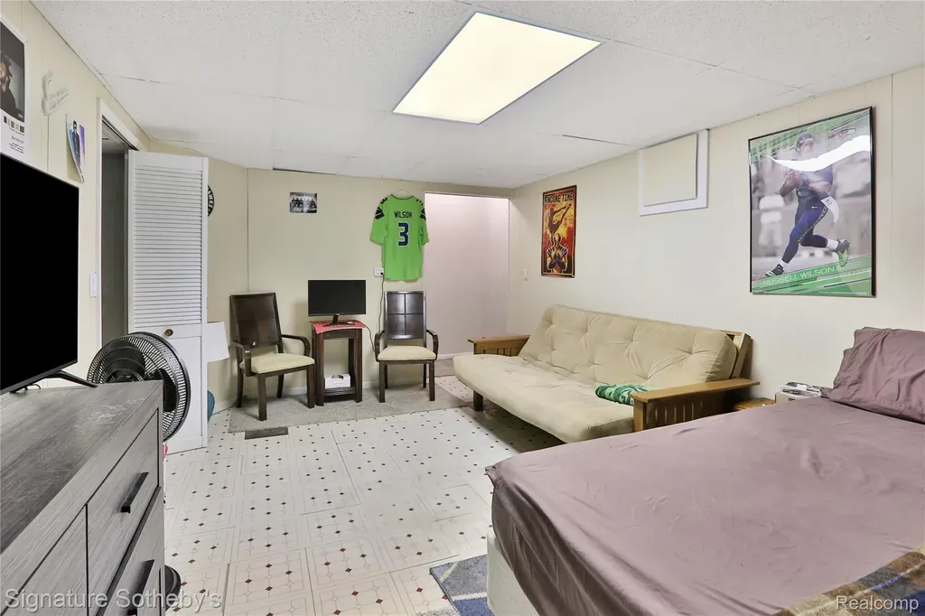 38730 Golfview Drive E Clinton Charter Township MI 48038