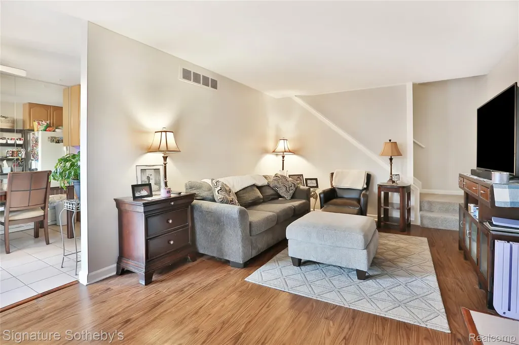 38730 Golfview Drive E Clinton Charter Township MI 48038