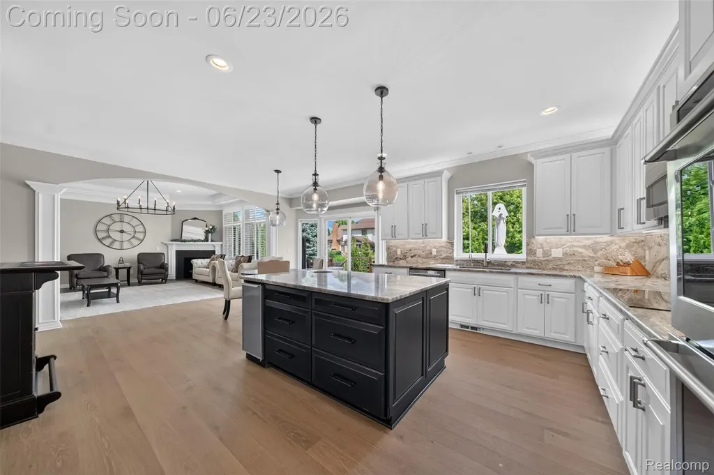 6828 Merrick Drive Troy City MI 48098