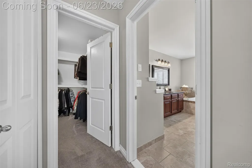 6828 Merrick Drive Troy City MI 48098