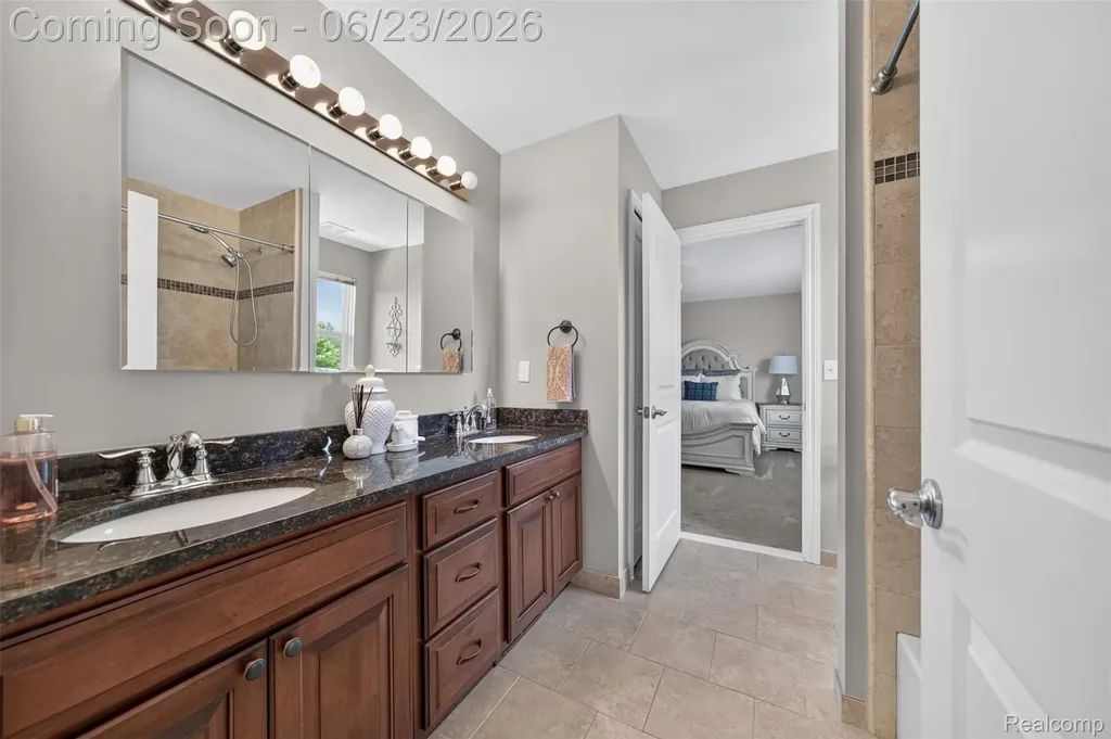 6828 Merrick Drive Troy City MI 48098