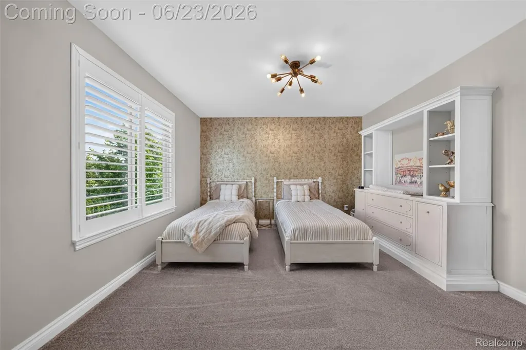 6828 Merrick Drive Troy City MI 48098