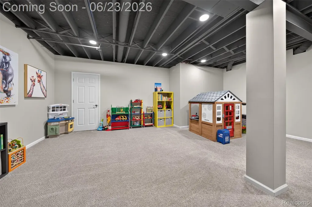 6828 Merrick Drive Troy City MI 48098