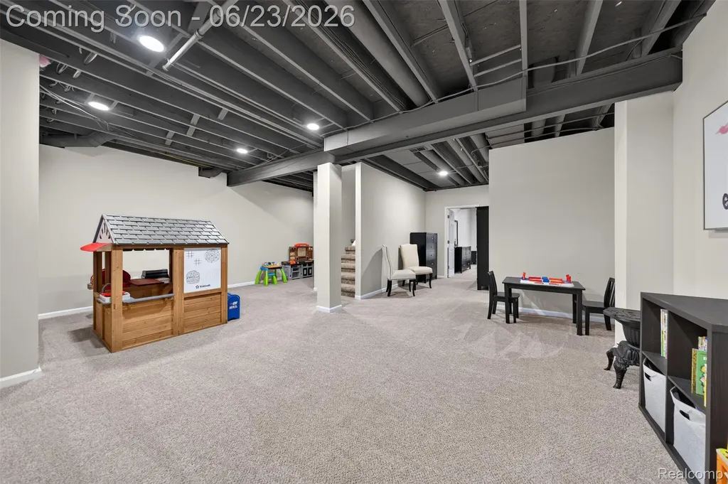 6828 Merrick Drive Troy City MI 48098