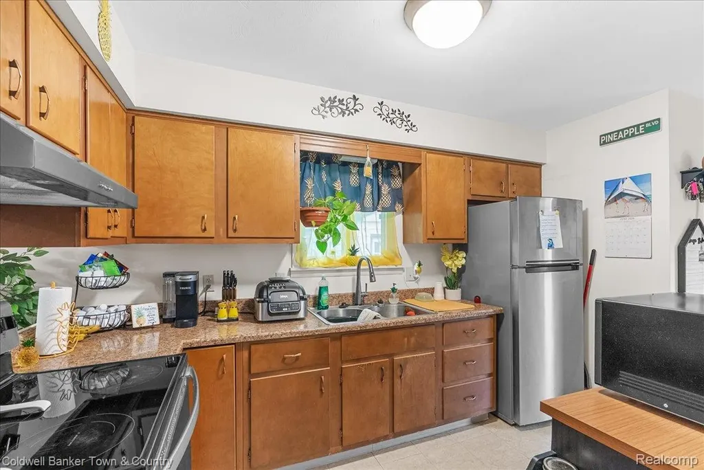 5309 Granger Drive Lansing City MI 48911