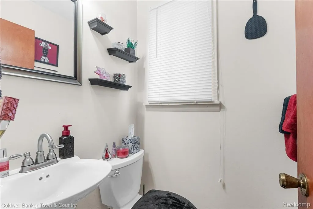 5309 Granger Drive Lansing City MI 48911