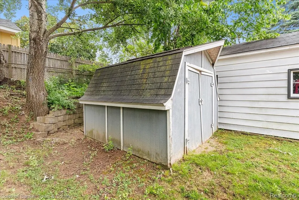 5309 Granger Drive Lansing City MI 48911
