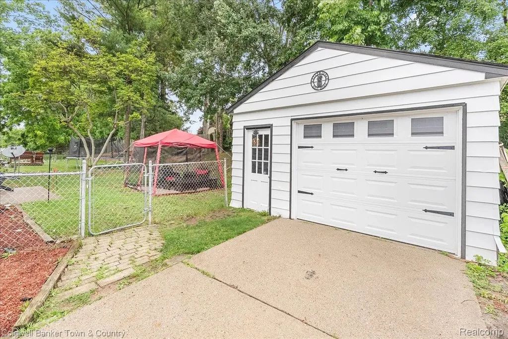 5309 Granger Drive Lansing City MI 48911