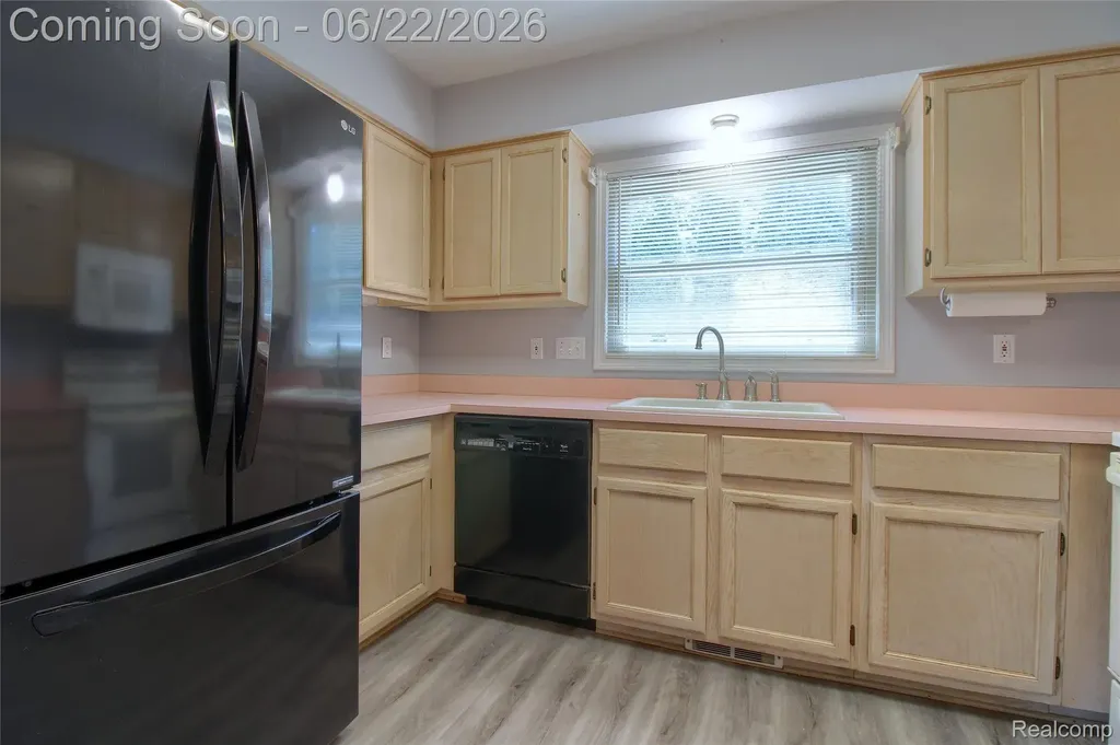 26901 Coachlight Street Woodhaven City MI 48183