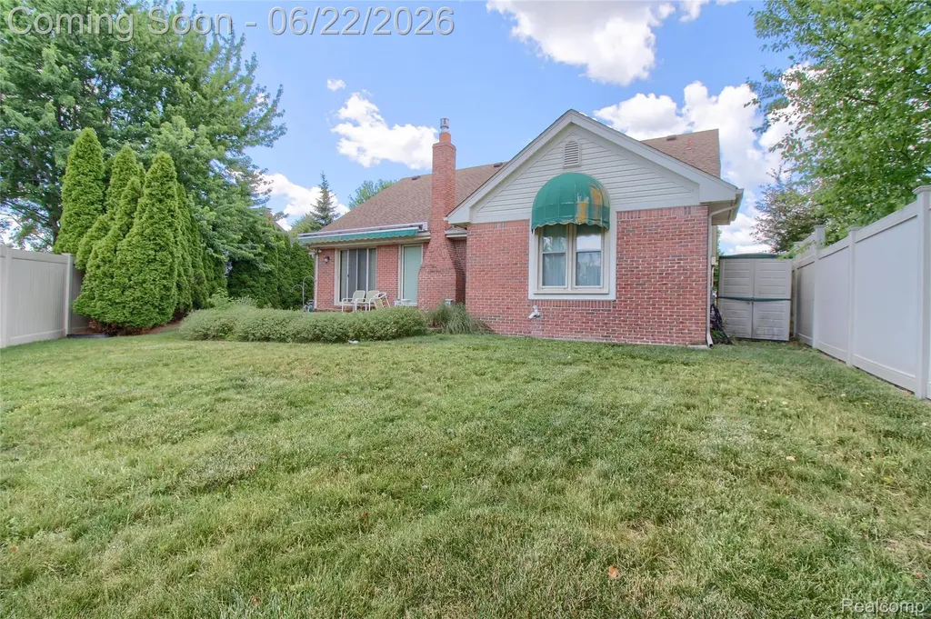 26901 Coachlight Street Woodhaven City MI 48183