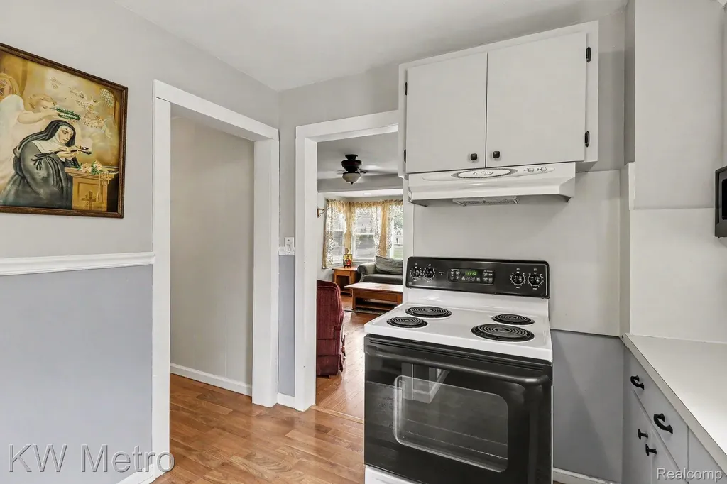 2815 Ellwood Avenue Berkley City MI 48072