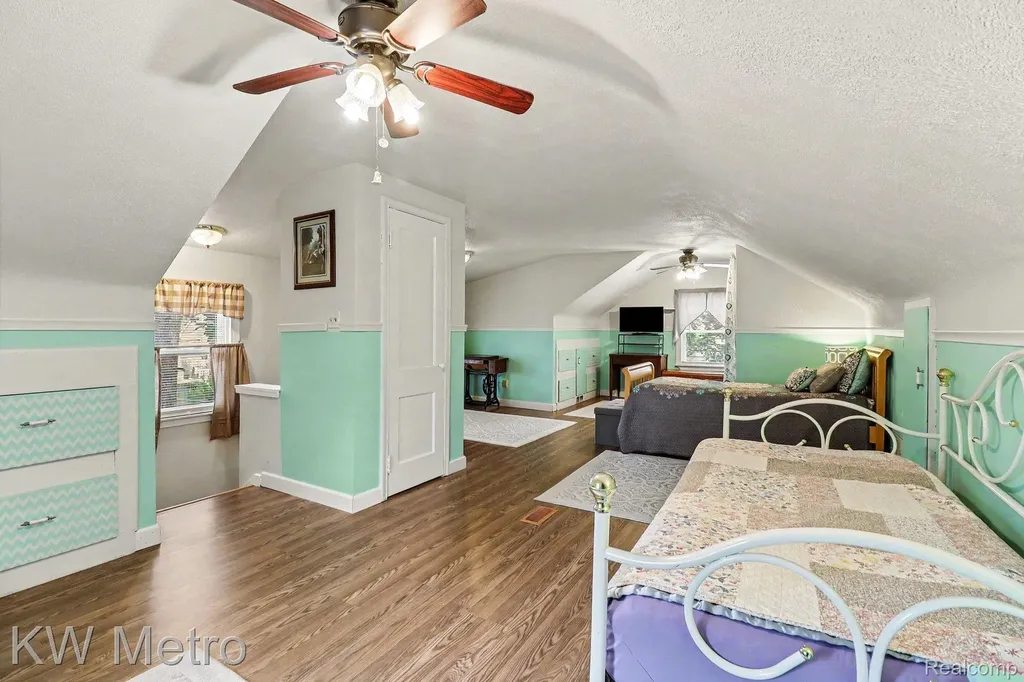 2815 Ellwood Avenue Berkley City MI 48072