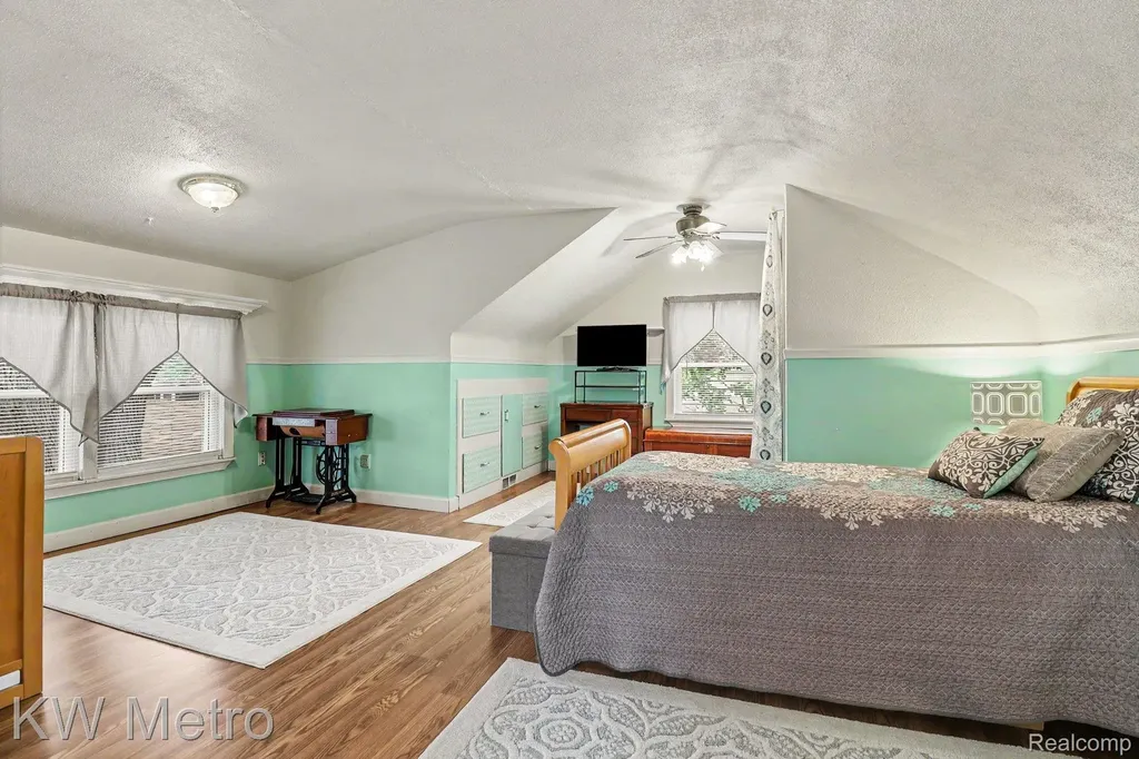 2815 Ellwood Avenue Berkley City MI 48072