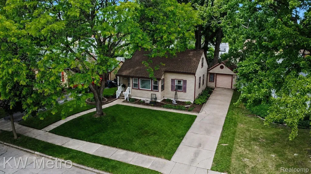 2815 Ellwood Avenue Berkley City MI 48072