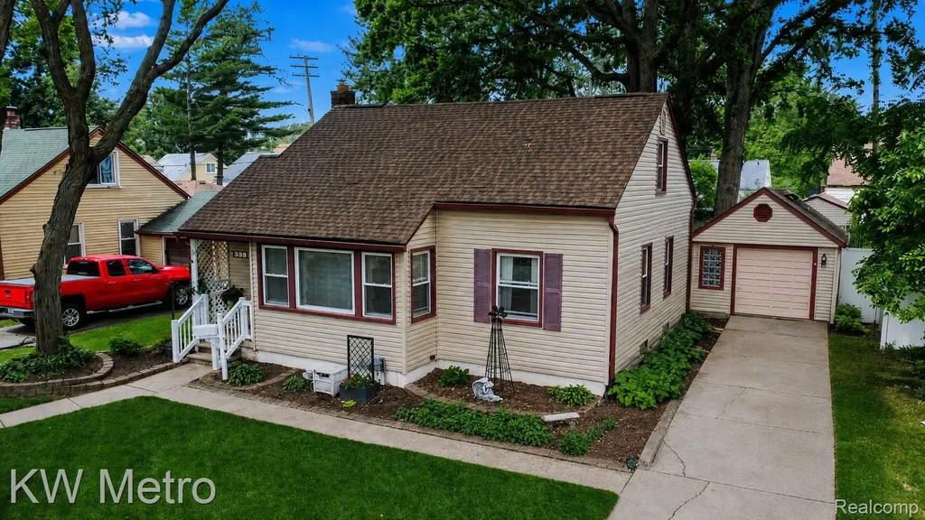 2815 Ellwood Avenue Berkley City MI 48072