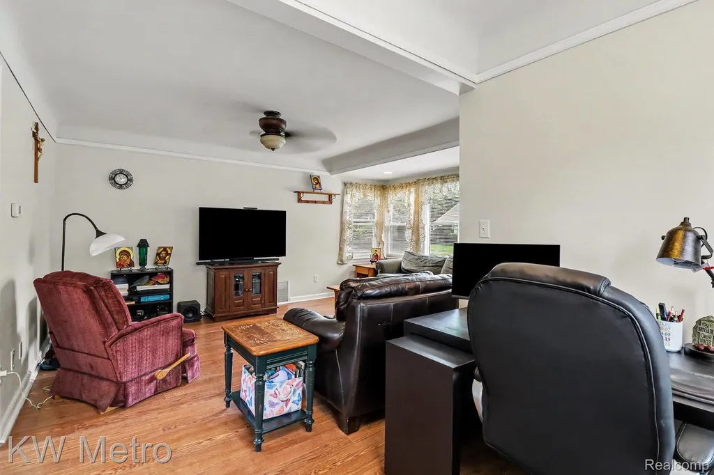 2815 Ellwood Avenue Berkley City MI 48072