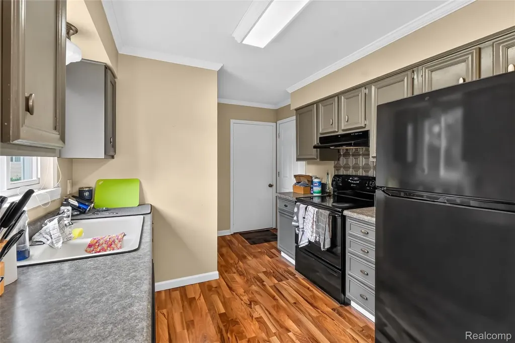 2312 Darwin Lane Saginaw Charter Township MI 48603