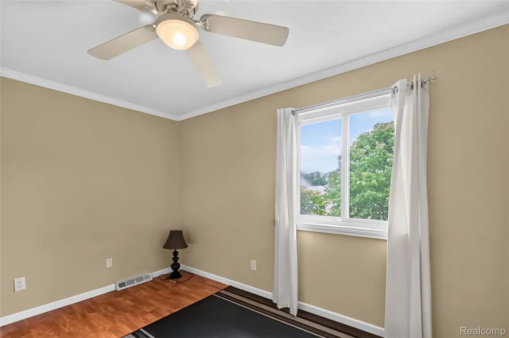 2312 Darwin Lane Saginaw Charter Township MI 48603