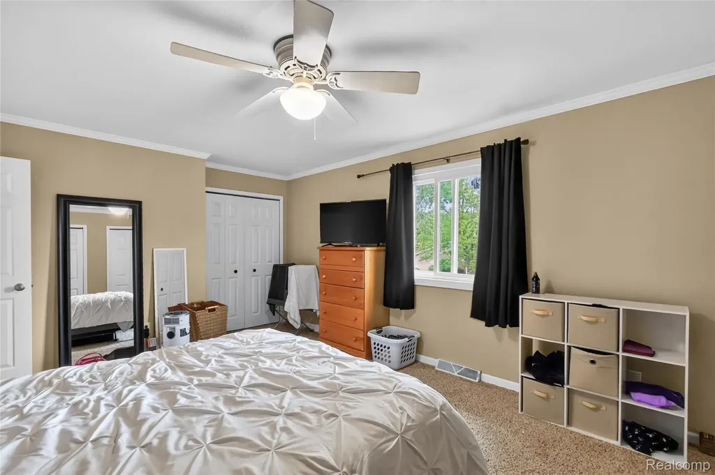 2312 Darwin Lane Saginaw Charter Township MI 48603
