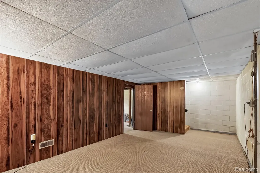 2312 Darwin Lane Saginaw Charter Township MI 48603