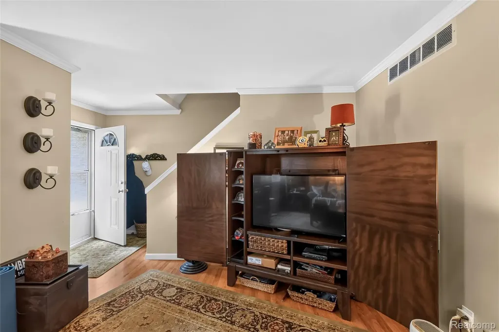 2312 Darwin Lane Saginaw Charter Township MI 48603