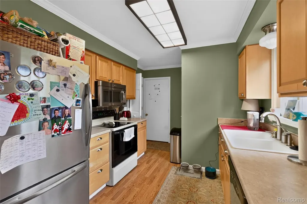 2312 Darwin Lane Saginaw Charter Township MI 48603