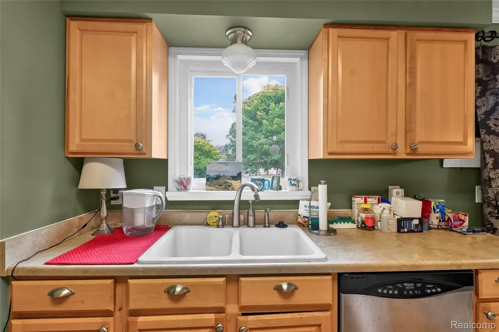 2312 Darwin Lane Saginaw Charter Township MI 48603
