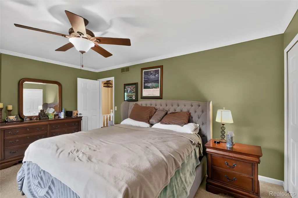 2312 Darwin Lane Saginaw Charter Township MI 48603