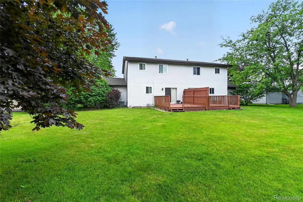 2312 Darwin Lane Saginaw Charter Township MI 48603
