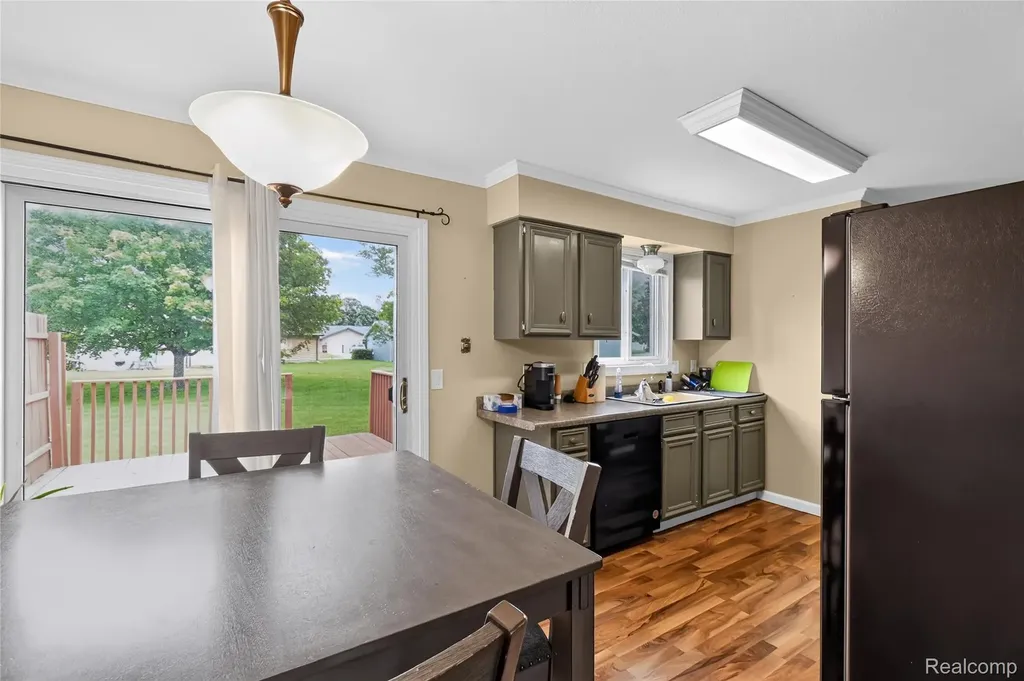 2312 Darwin Lane Saginaw Charter Township MI 48603