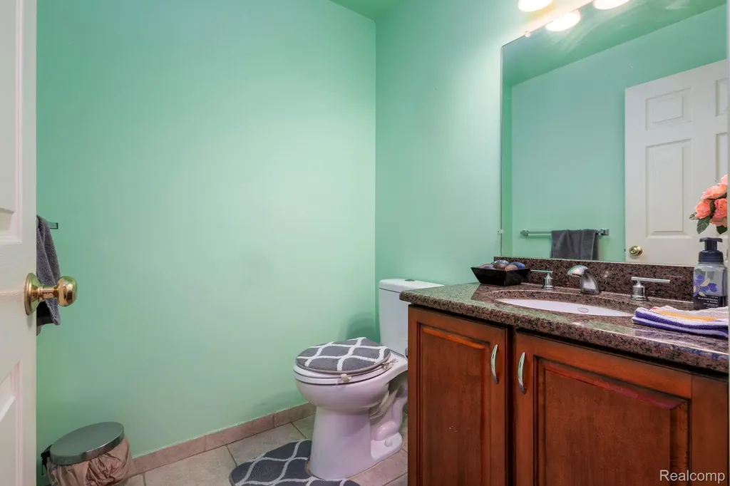 461 Tanner Drive Troy City MI 48085