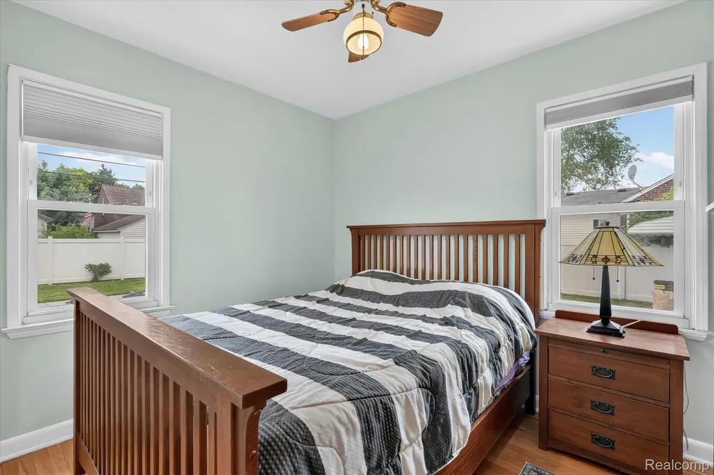 13121 Backus Street Southgate City MI 48195