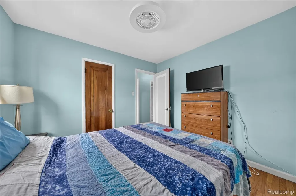 13121 Backus Street Southgate City MI 48195