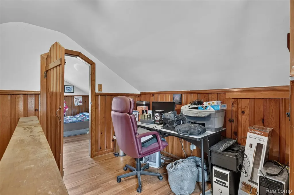 13121 Backus Street Southgate City MI 48195