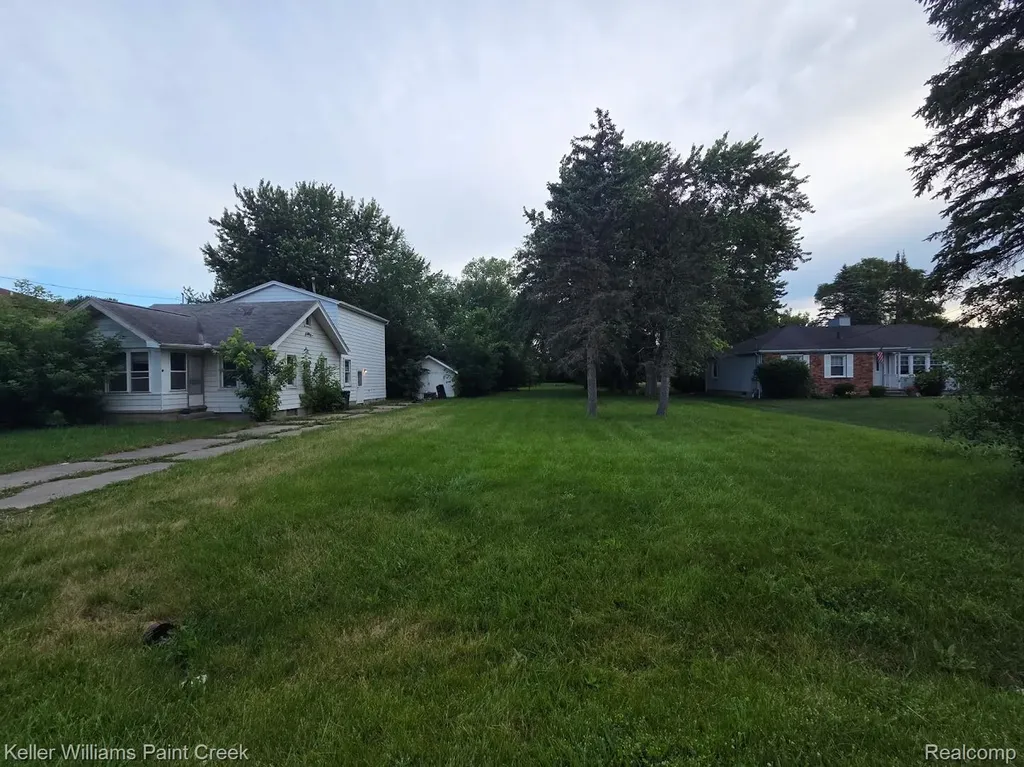 2051 Orpington Drive Troy City MI 48083
