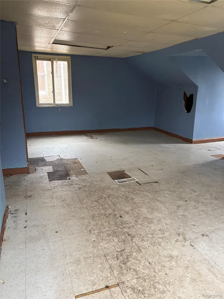 11316 College Street Detroit City MI 48205