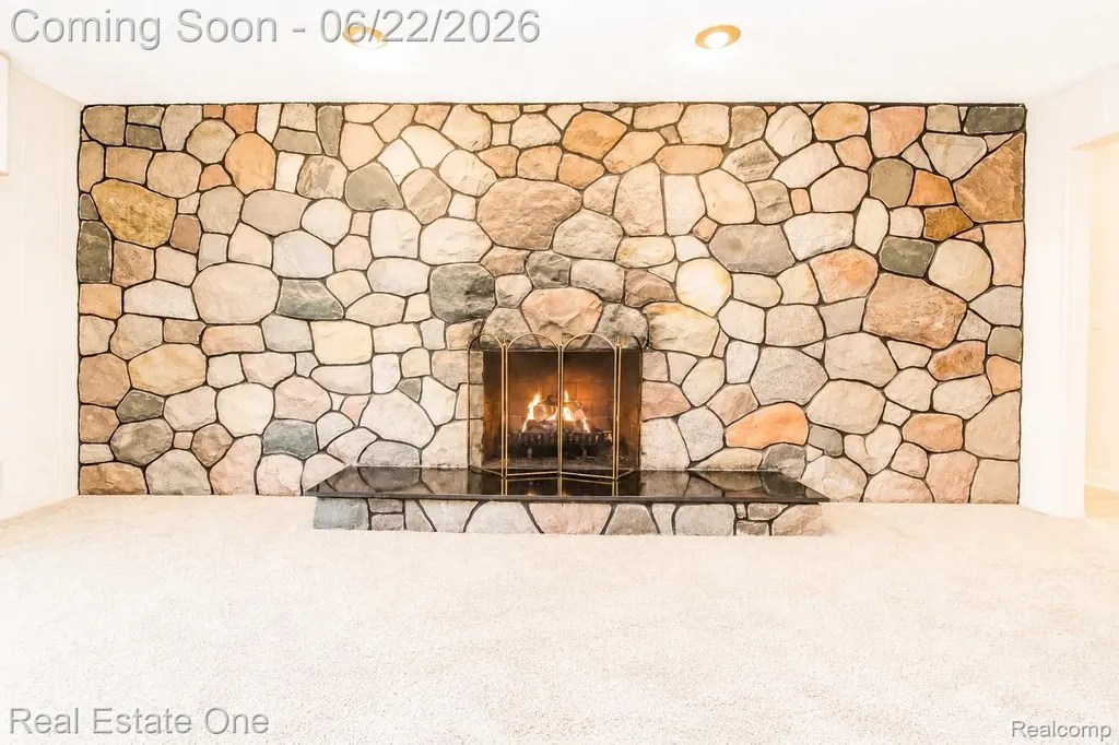 28383 W Greenmeadow Circle Farmington Hills City MI 48334