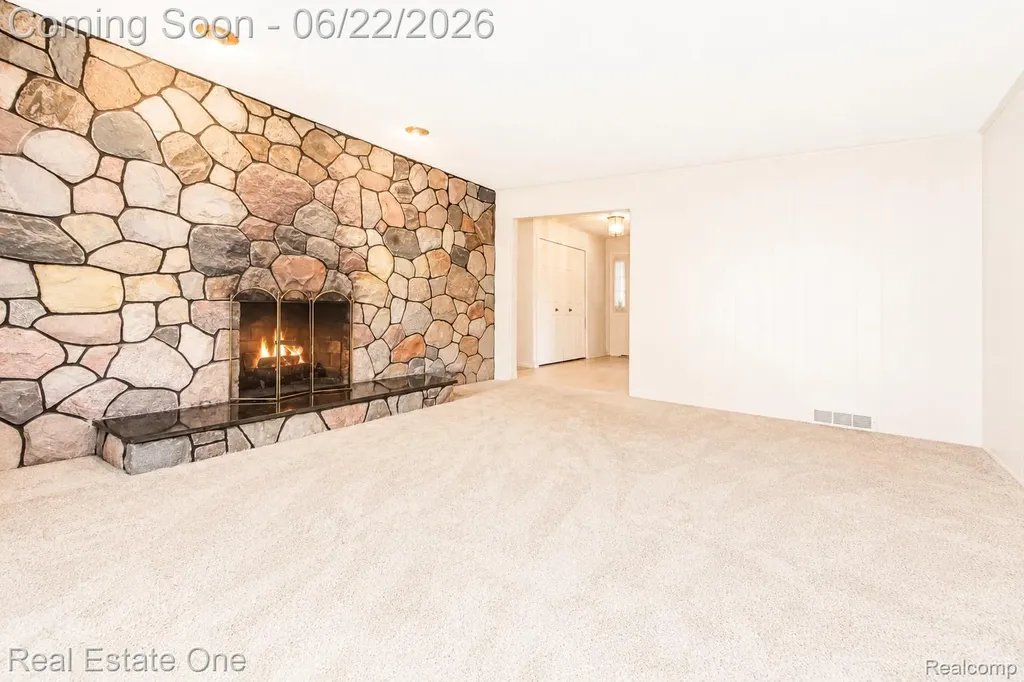 28383 W Greenmeadow Circle Farmington Hills City MI 48334