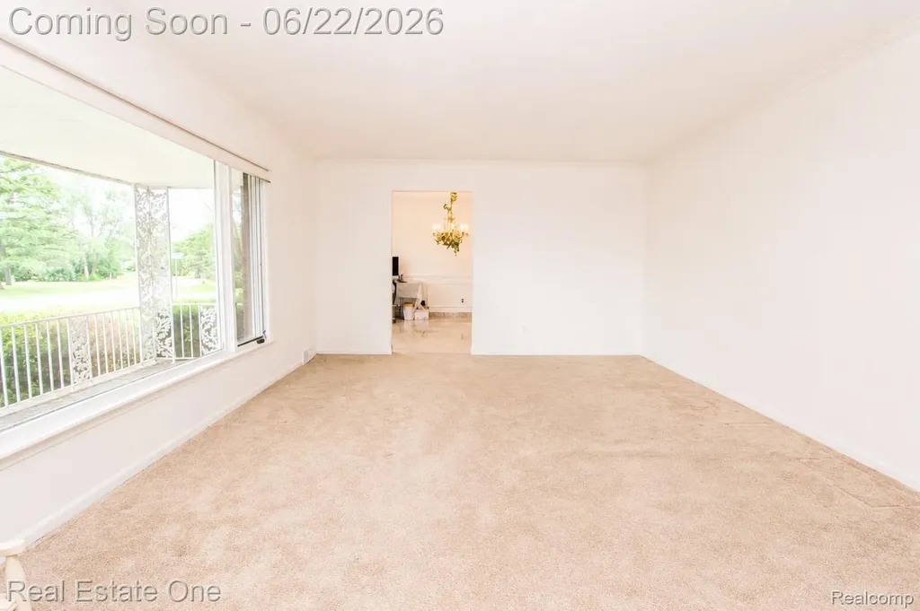 28383 W Greenmeadow Circle Farmington Hills City MI 48334