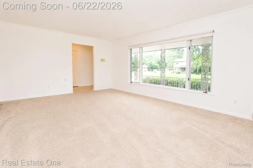 28383 W Greenmeadow Circle Farmington Hills City MI 48334